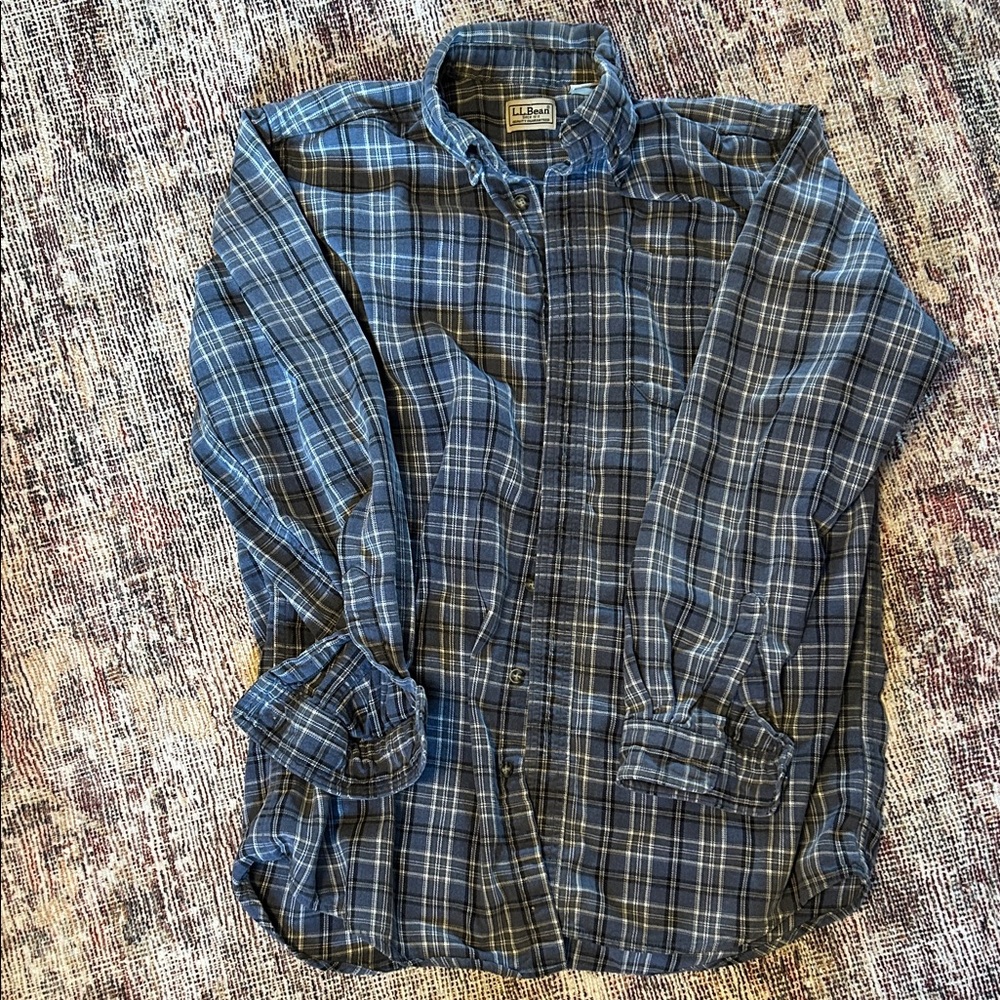 L.L. Bean Men's Casual Blueish gray/Navy Plaid Shirt